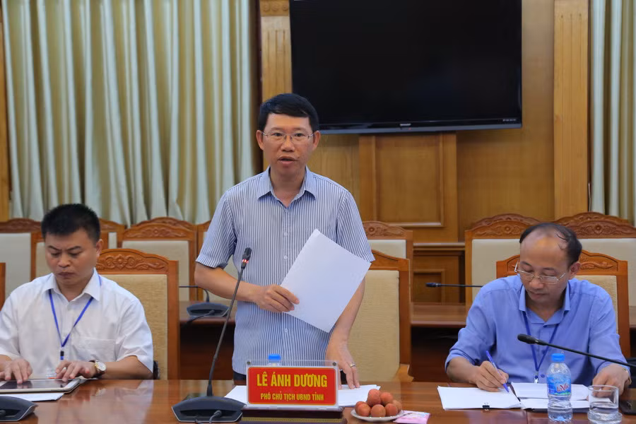 ông Lê Ánh Dương - Phó Chủ tịch UBND tỉnh - Trưởng BCĐ thi tỉnh Bắc Giang phát biểu tại buổi làm việc ông Lê Ánh Dương - Phó Chủ tịch UBND tỉnh - Trưởng BCĐ thi tỉnh Bắc Giang phát biểu tại buổi làm việc