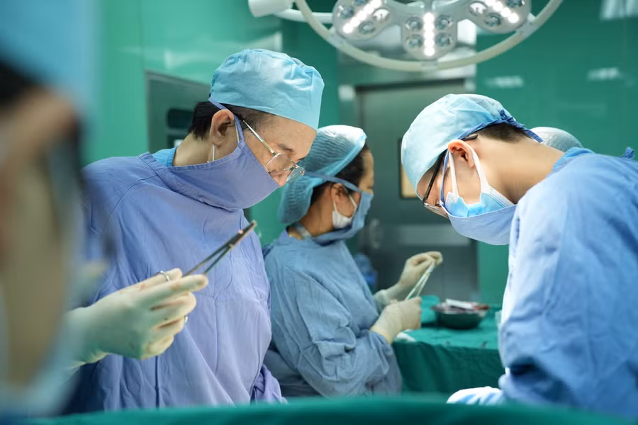 Cứu sống sản phụ mang song thai bị tiền sản giật, bảo tồn tử cung nguyên vẹn