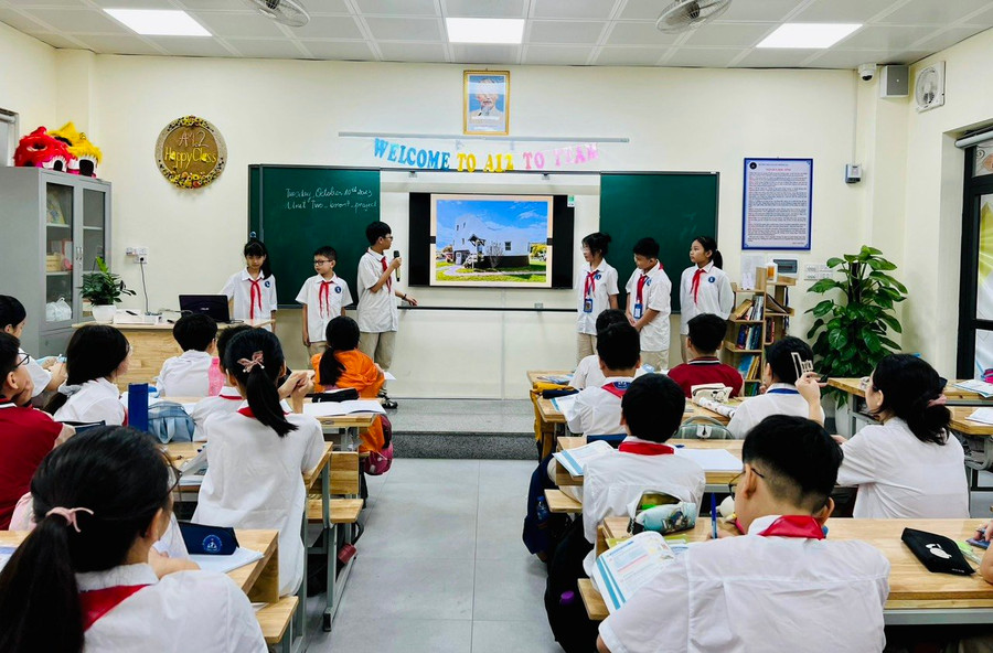 Giờ học tiếng Anh của lớp 6A1.2, trường THCS Nguyễn Trường Tộ, quận Đống Đa, TP Hà Nội