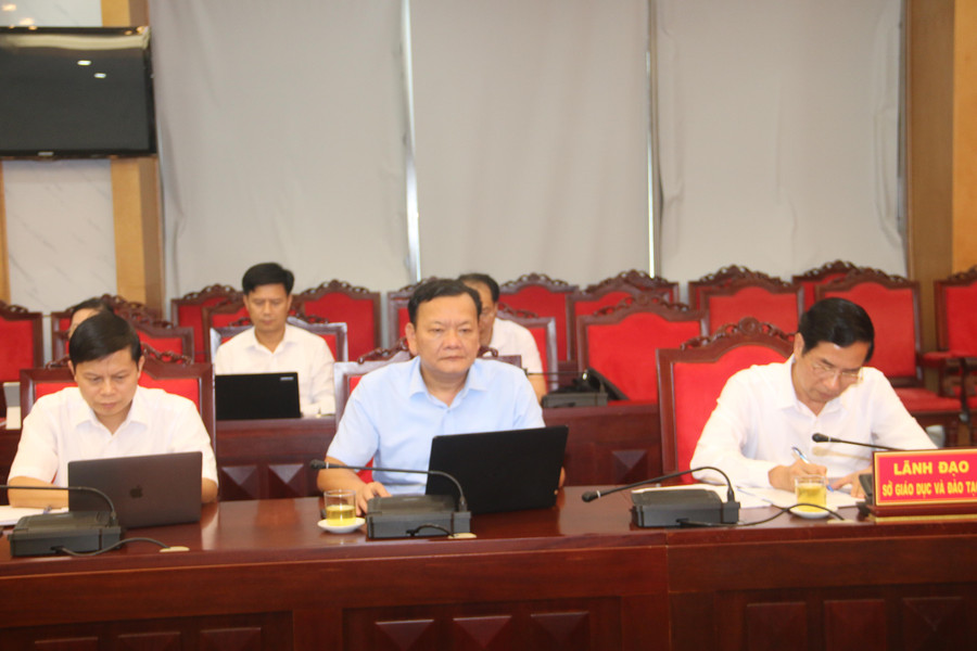 Các đại biểu dự hội nghị.