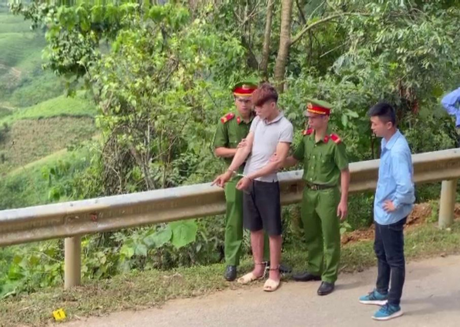 Đối tượng Huy tại hiện trường xảy ra vụ cướp.