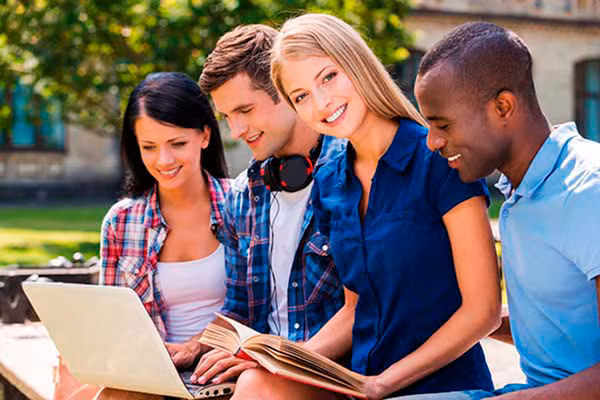 Nhiều SV thậm chí phải ở khách sạn để đi học