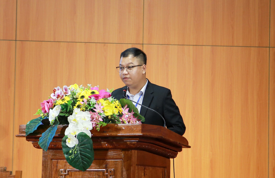 Đ/c Nguyễn Thanh Bình - Chủ tịch Hội Sinh viên Trường ĐH Luật báo cáo phương hướng, nhiệm vụ công tác hội và phong trào sinh viên Trường ĐH Luật nhiệm kỳ 2020 – 2023. Đ/c Nguyễn Thanh Bình - Chủ tịch Hội Sinh viên Trường ĐH Luật báo cáo phương hướng, nhiệm vụ công tác hội và phong trào sinh viên Trường ĐH Luật nhiệm kỳ 2020 – 2023.