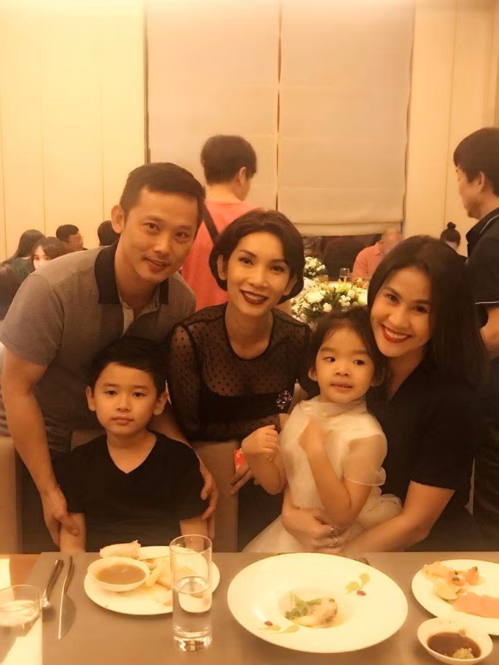 than thuy ha lan dau tiet lo "tia cua tui nho", guong mat giong y chang con trai co - 3