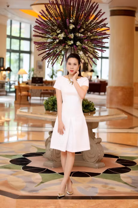 Luu Huong Giang tai xuat quyen ru sau 2 thang sinh con - Anh 1