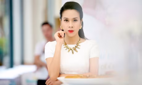 Luu Huong Giang tai xuat quyen ru sau 2 thang sinh con - Anh 4