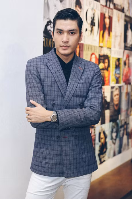 Hua Vi Van tre trung va dien trai o tuoi U40 - Anh 4