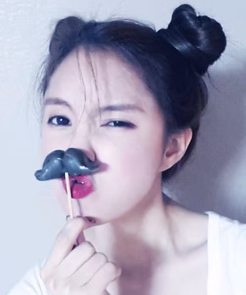 than-tuong-han-an-gian-tuoi-voi-kieu-toc-natra-xi-tin-10