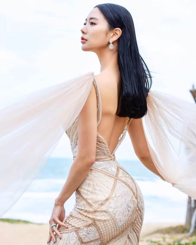 Clara - bieu tuong goi cam thanh nang dau ty phu hinh anh 5 5_1.jpg