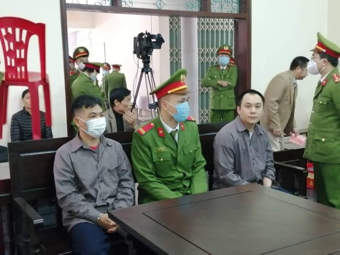 Hai bị cáo tại tòa