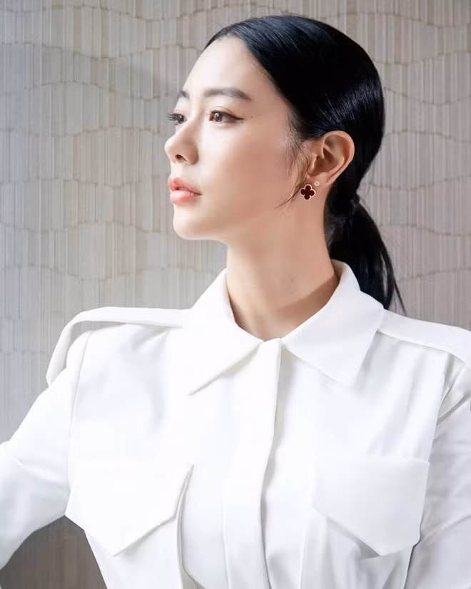 Clara - bieu tuong goi cam thanh nang dau ty phu hinh anh 16 12_1.jpg