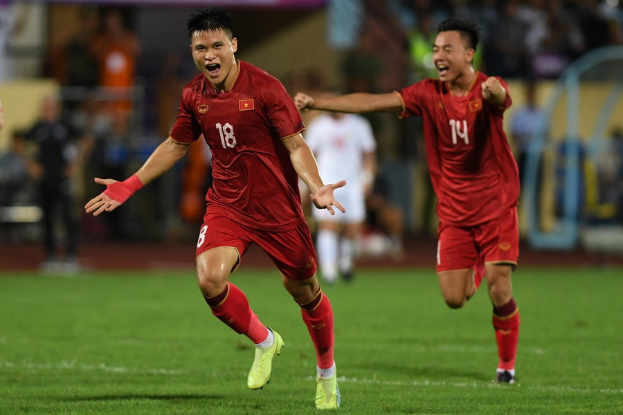 Tuấn Hải (18) ghi bàn trong trận giao hữu Việt Nam thắng Syria 1-0 ngày 20/6. Ảnh: INT. Tuấn Hải (18) ghi bàn trong trận giao hữu Việt Nam thắng Syria 1-0 ngày 20/6. Ảnh: INT.