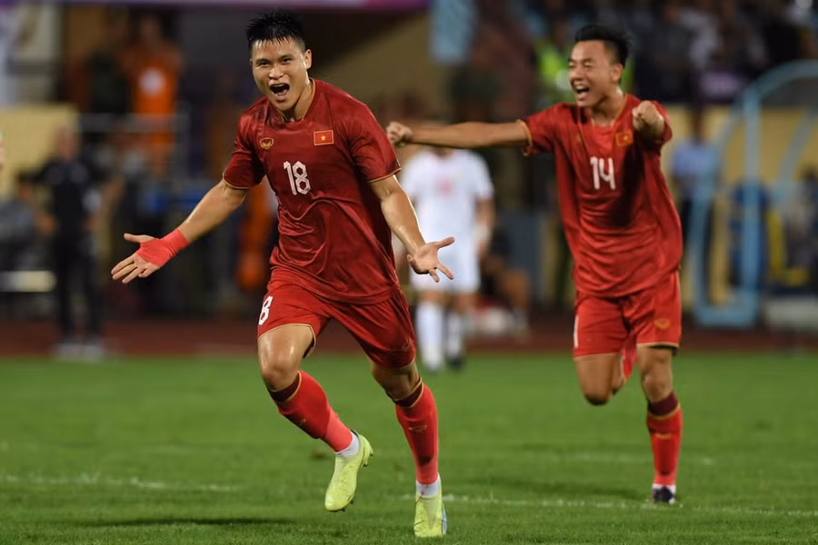 Tuấn Hải (18) ghi bàn trong trận giao hữu Việt Nam thắng Syria 1-0 ngày 20/6. Ảnh: INT.