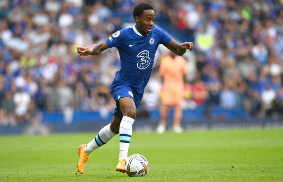 Sterling sẽ trở thành cầu thủ thứ năm khoác áo ba câu lạc bộ Anh thi đấu tại Champions League. Sterling sẽ trở thành cầu thủ thứ năm khoác áo ba câu lạc bộ Anh thi đấu tại Champions League.