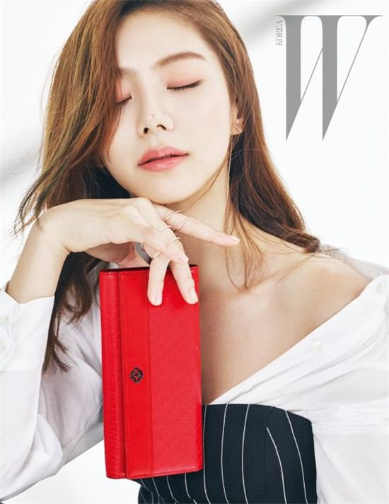 Ngoài diễn xuất, Park Soo Jin từng làm chủ xị cho một chương trình về làm đẹp, giữ dáng. Nữ diễn viên tiết lộ nhiều bí quyết để duy trì vẻ đẹp. Ngoài diễn xuất, Park Soo Jin từng làm chủ xị cho một chương trình về làm đẹp, giữ dáng. Nữ diễn viên tiết lộ nhiều bí quyết để duy trì vẻ đẹp.