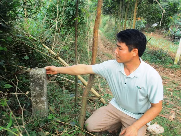 Cột mốc địa giới của Nhà máy điện NLMT tại xã Kiên Thọ, huyện Ngọc Lặc (Thanh Hóa) được dựng lên từ năm 2017.