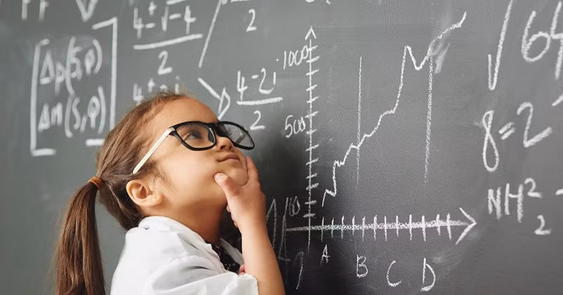 Trẻ có khả năng tiếp thu kiến thức phức tạp từ khi bắt đầu đi học.