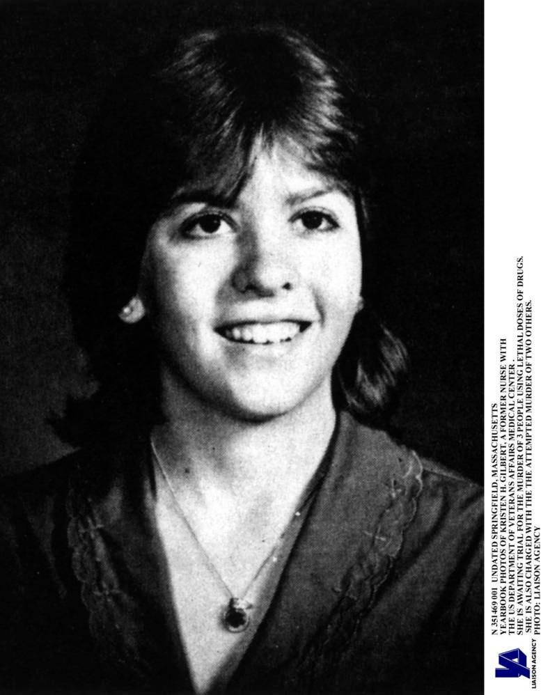 Ảnh kỷ yếu khi Kristen Gilbert còn là học sinh. Ảnh kỷ yếu khi Kristen Gilbert còn là học sinh.