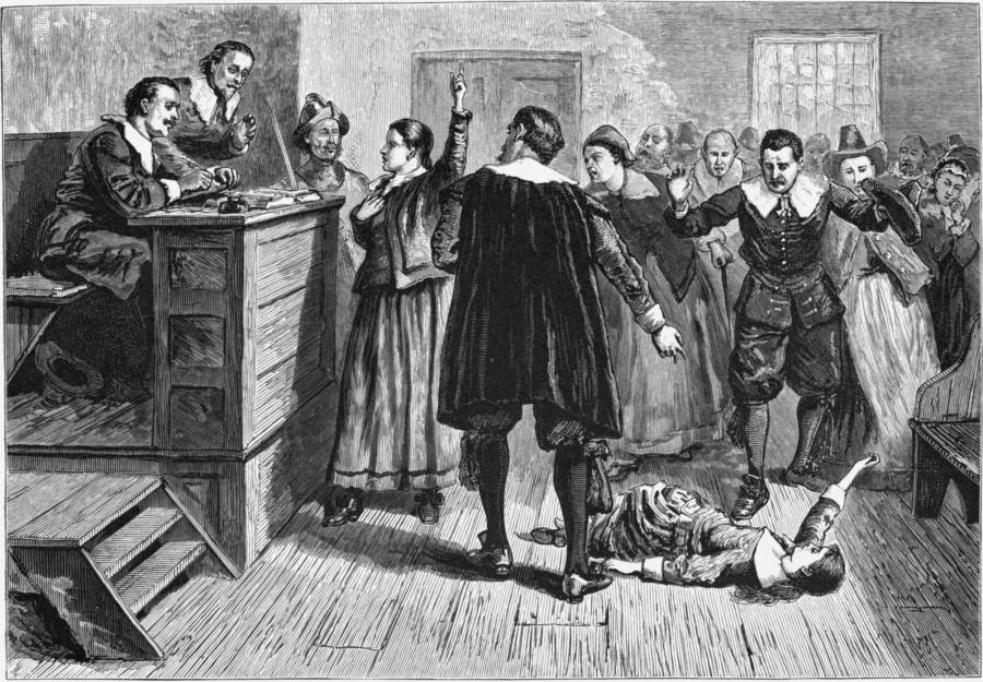 "Phù thủy" Giles Corey bị tra tấn đến chết "Phù thủy" Giles Corey bị tra tấn đến chết