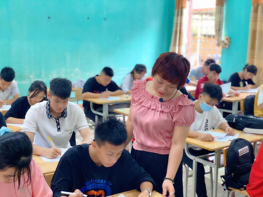 Cô giáo Hoàng Thị Hồng Hạnh