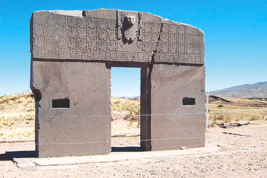 Cổng mặt trời, một trong những công trình quan trọng nhất của Kalasasaya.