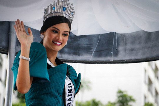 Hoa hậu Quốc tế 2015 vượt mặt Hoa hậu Hoàn vũ Pia ảnh 5 Hoa hậu Hoàn vũ 2015 Pia Wurtzbach