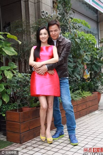 Trương Đình và Lâm Thoại Dương vẫn mặn nồng. Cặp đôi đã có hai con sau nhiều năm cố gắng. Ảnh: Nam Đô.