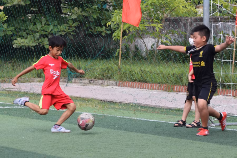 Nhiều học sinh quyết tâm rèn luyện để đạt thành tích cao trong giải đấu.