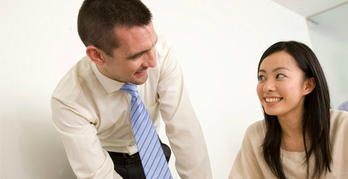 Sốc khi bạn trai Tây tìm người yêu trên mạng