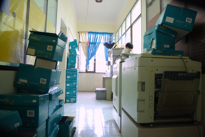 Mọi phương tiện, thiết bị, vật tư trong khu vực in sao dù bị hư hỏng hay không dùng đến chỉ được đưa ra ngoài khu vực cách ly khi thi xong môn thi cuối cùng của kỳ thi. Ảnh: Việt Hà Mọi phương tiện, thiết bị, vật tư trong khu vực in sao dù bị hư hỏng hay không dùng đến chỉ được đưa ra ngoài khu vực cách ly khi thi xong môn thi cuối cùng của kỳ thi. Ảnh: Việt Hà