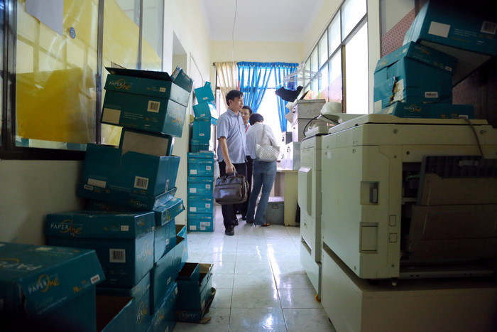 Hội đồng thi Sở GD&ĐT Hà Nam có tổng số 49.558 lượt thí sinh đăng kí dự thi theo bài thi. Số đề bài thi Toán nhiều nhất: với tổng số đề (cả dự phòng) là 9.685 đề thi đã in; Số đề bài thi Ngữ văn là 9.568 đề thi đã in. Ảnh: Việt Hà Hội đồng thi Sở GD&ĐT Hà Nam có tổng số 49.558 lượt thí sinh đăng kí dự thi theo bài thi. Số đề bài thi Toán nhiều nhất: với tổng số đề (cả dự phòng) là 9.685 đề thi đã in; Số đề bài thi Ngữ văn là 9.568 đề thi đã in. Ảnh: Việt Hà