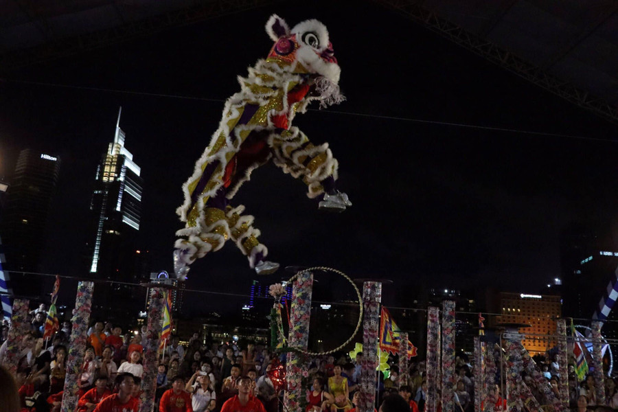 Các em thiếu nhi được tham gia hội thi sáng tạo lồng đèn, thưởng thức chương trình nghệ thuật văn nghệ thiếu nhi, múa lân sư rồng,..