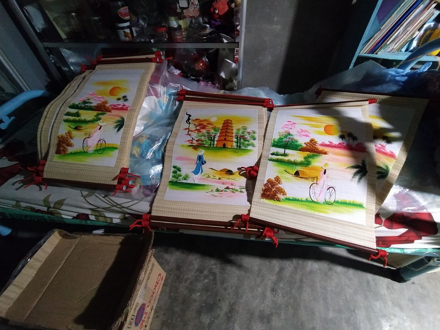 Vẽ tranh treo tường. Vẽ tranh treo tường.