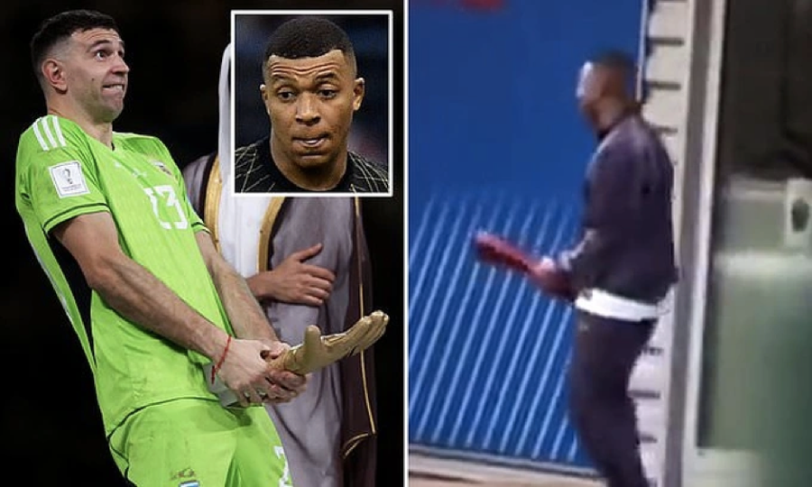 Mbappe bị chỉ trích vì tái diễn pha ăn mừng phản cảm của thủ môn Emiliano Martinez tại World Cup 2022. Mbappe bị chỉ trích vì tái diễn pha ăn mừng phản cảm của thủ môn Emiliano Martinez tại World Cup 2022.