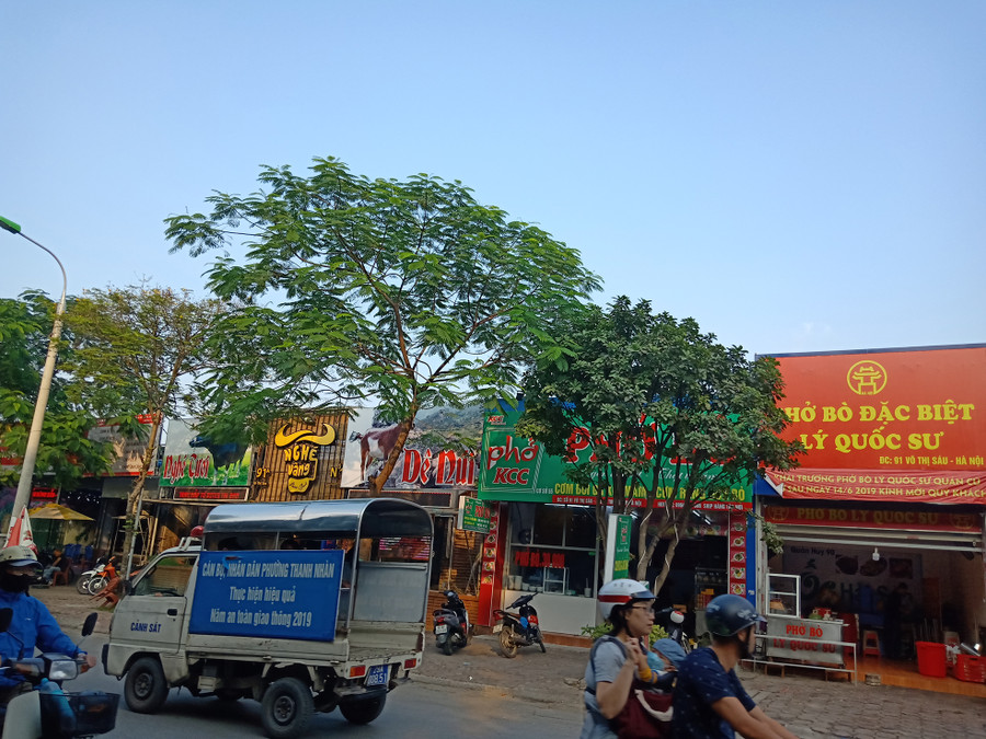 Cửa hàng kinh doanh chiếm dụng không gian tại Công viên Tuổi trẻ Thủ đô Cửa hàng kinh doanh chiếm dụng không gian tại Công viên Tuổi trẻ Thủ đô