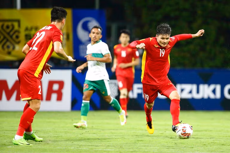 Quang Hải và các đồng đội bất lực trong khâu ghi bàn vào lưới Indonesia.