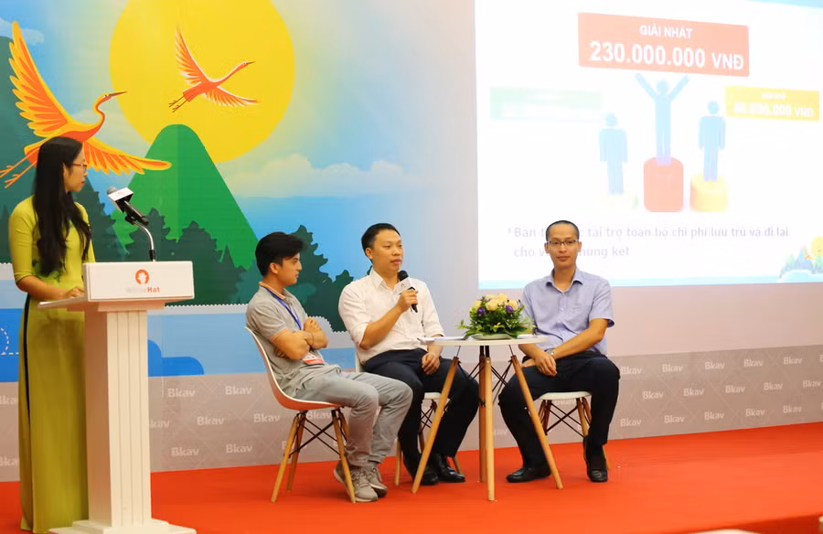 Đại diện Cục An toàn Thông tin và Bkav tại buổi họp báo Đại diện Cục An toàn Thông tin và Bkav tại buổi họp báo