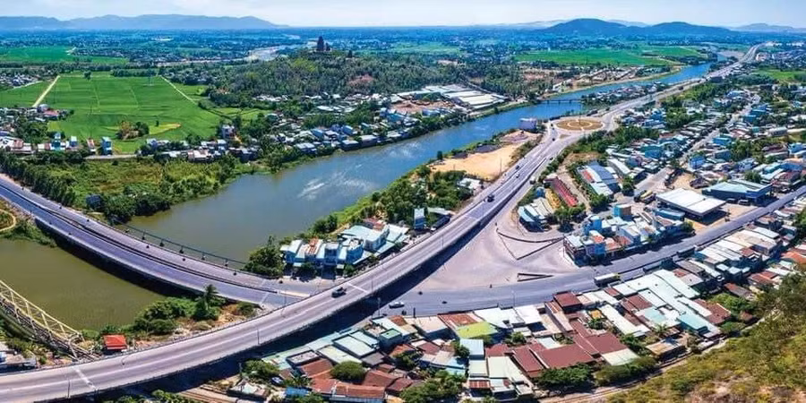 Phát triển đô thị Tuy Phước theo hướng đô thị xanh, bền vững, đẩy mạnh phát triển thương hiệu du lịch gắn liền với hệ sinh thái tự nhiên, văn hóa, lịch sử khu vực đầm Thị Nại.