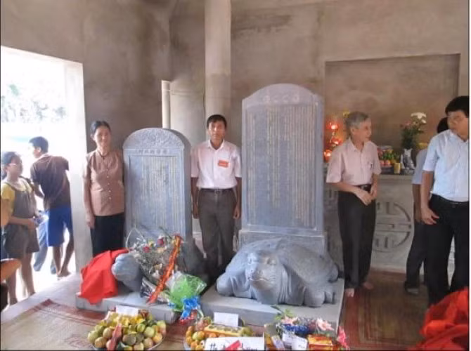 Khôi phục văn chỉ làng Dòng.