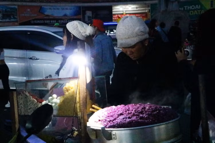 Những góc nhỏ sưởi ấm đêm Đà Lạt