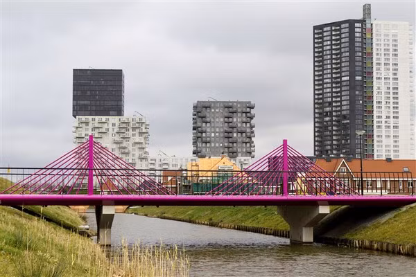 Cầu trên đồng 500 Euro.