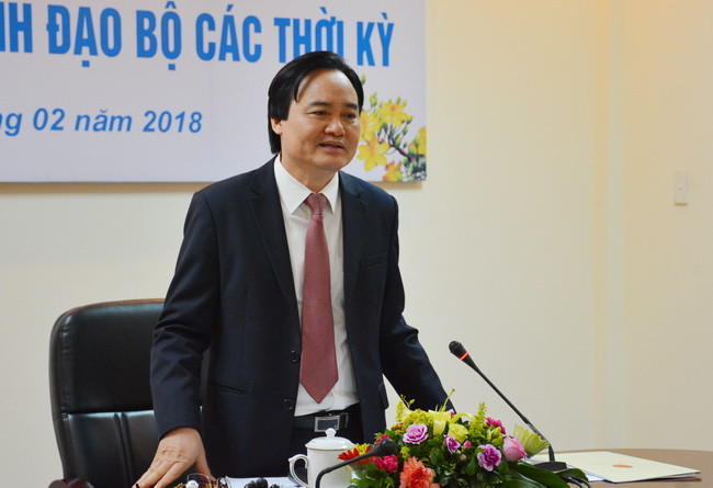 Bộ trưởng Phùng Xuân Nhạ đã gửi lời chúc tốt đẹp nhất đến các đồng chí nguyên là lãnh đạo Bộ các thời kỳ Bộ trưởng Phùng Xuân Nhạ đã gửi lời chúc tốt đẹp nhất đến các đồng chí nguyên là lãnh đạo Bộ các thời kỳ