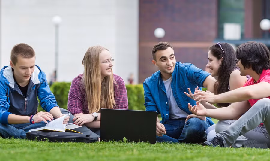 Nhiều sinh viên Anh du học Bulgaria vì chi phí phải chăng.