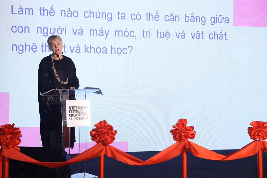 GS Julia Gaimster - Đại học RMIT Việt Nam, khẳng định lợi ích từ công nghệ trong việc bảo tồn và lan tỏa giá trị di sản.