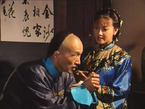 Lý Bảo Điền và "phu nhân" Đặng Tiệp trong phim "Tể tướng Lưu gù" Lý Bảo Điền và "phu nhân" Đặng Tiệp trong phim "Tể tướng Lưu gù"