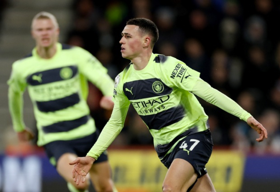 Phil Foden ghi bàn khi trở lại đội hình xuất phát của Man City. Phil Foden ghi bàn khi trở lại đội hình xuất phát của Man City.