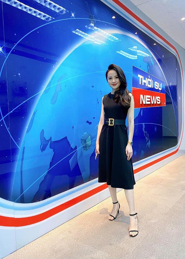 Ngoài chương trình "Bản tin thời tiết", Ngọc Bích còn được yêu mến khi dẫn dắt chương trình "Chuyển động 24h". Ngoài chương trình "Bản tin thời tiết", Ngọc Bích còn được yêu mến khi dẫn dắt chương trình "Chuyển động 24h".