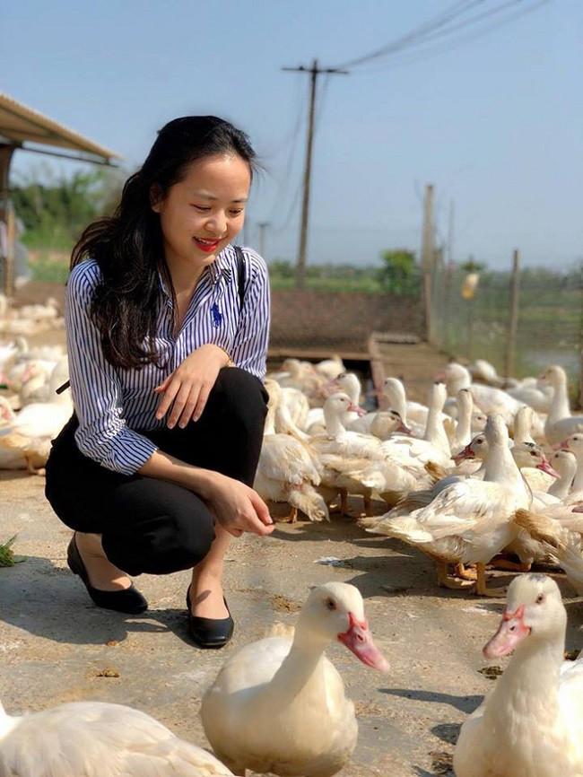 Sau nhiều cố gắng, năm 2018, Ngọc Bích chuyển sang dẫn bản tin "Chào buổi sáng bông lúa" phát sóng trực tiếp trên VTV1 vào 05h35 sáng mỗi ngày. Sau nhiều cố gắng, năm 2018, Ngọc Bích chuyển sang dẫn bản tin "Chào buổi sáng bông lúa" phát sóng trực tiếp trên VTV1 vào 05h35 sáng mỗi ngày.