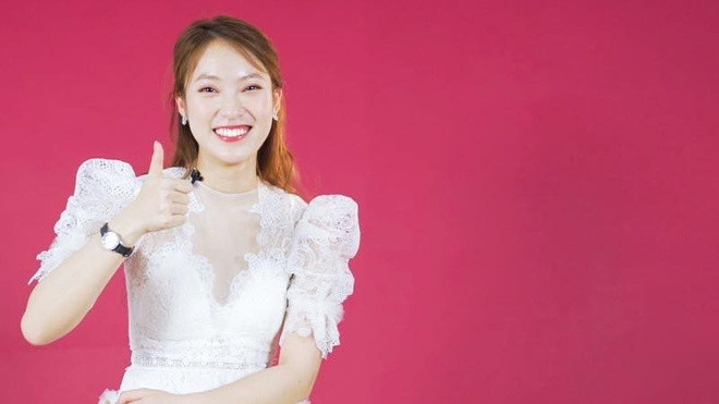 "Hot girl 7 thứ tiếng" khoe mua ôtô, tặng đất bố mẹ khi vừa 20 tuổi