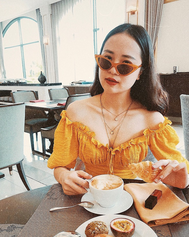 Ngọc Bích lựa chọn gu thời trang bắt mắt, khi thì năng động cá tính, lúc lại gợi cảm, sexy. Ngọc Bích lựa chọn gu thời trang bắt mắt, khi thì năng động cá tính, lúc lại gợi cảm, sexy.